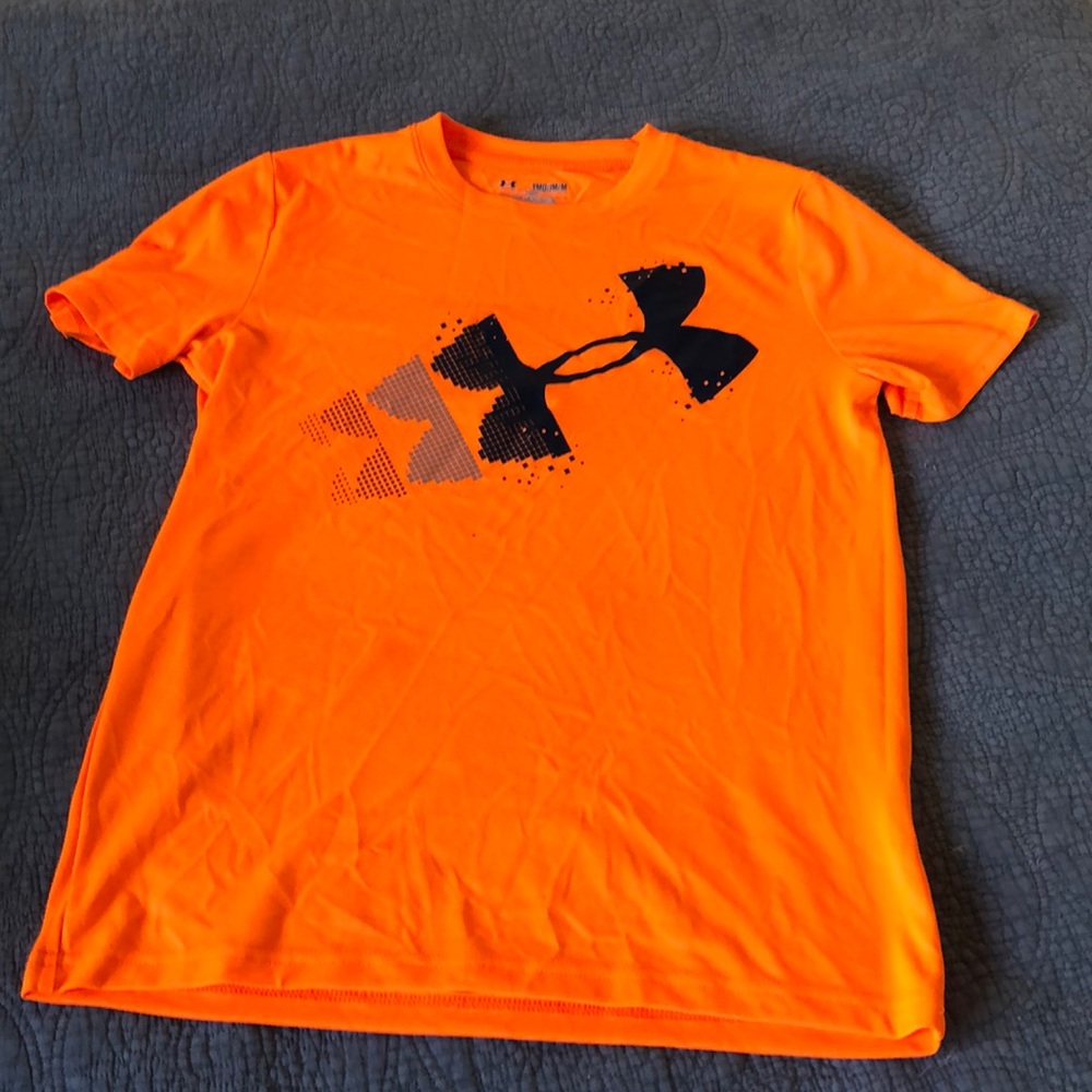 Neon orange Under Armour dry fit T